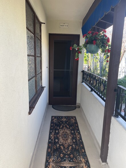 Front door - 1431 1/2 N Allen Ave