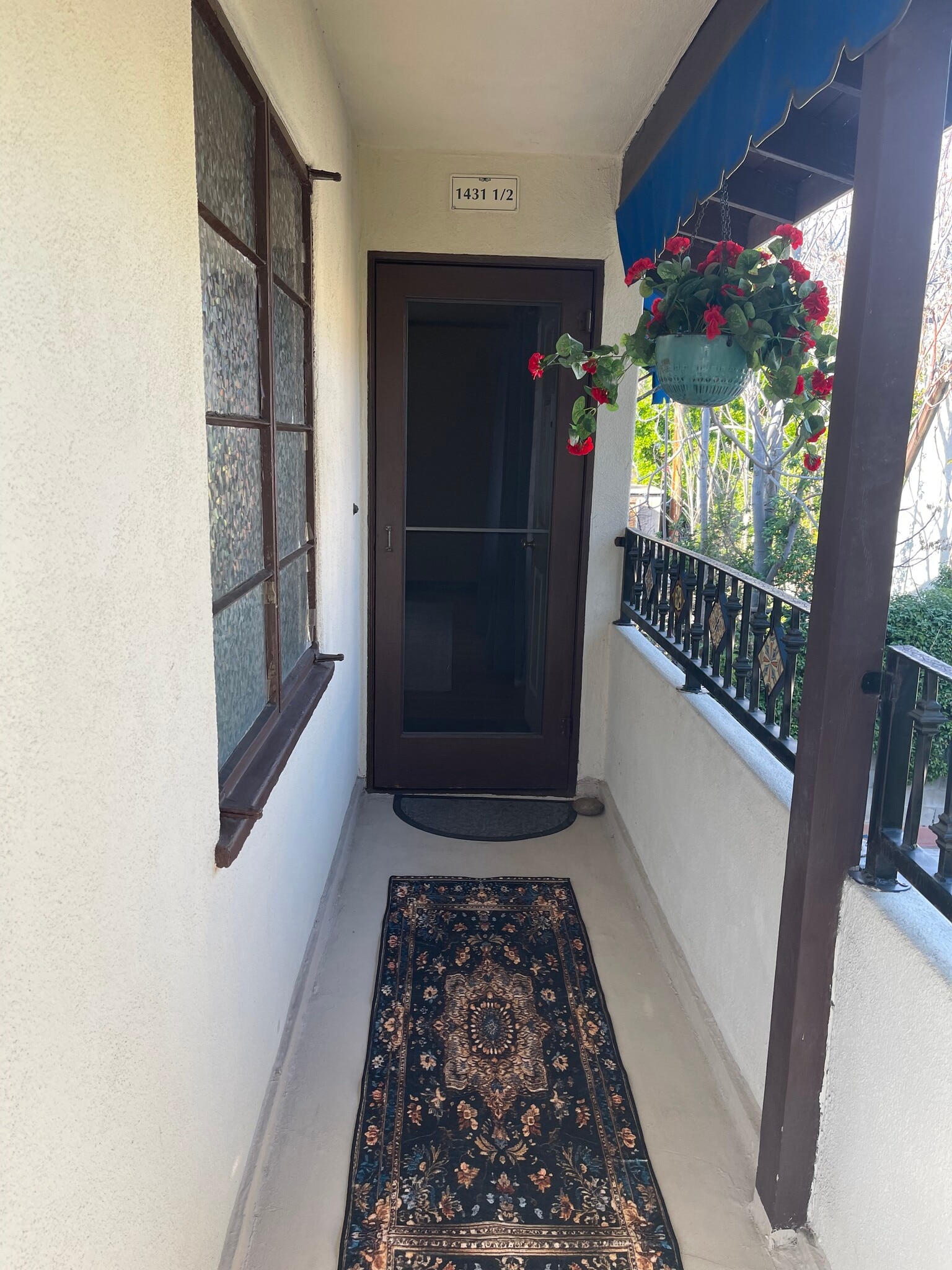 Front door - 1431 1/2 N Allen Ave