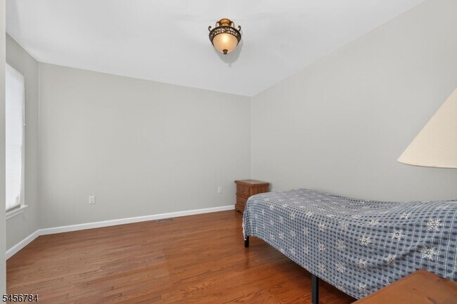 Building Photo - 7 Pinehurst Cir