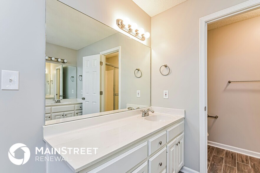 Building Photo - 2552 Laurel View Ct