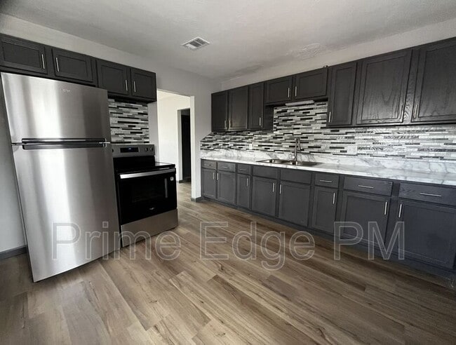 Building Photo - 4027 F St