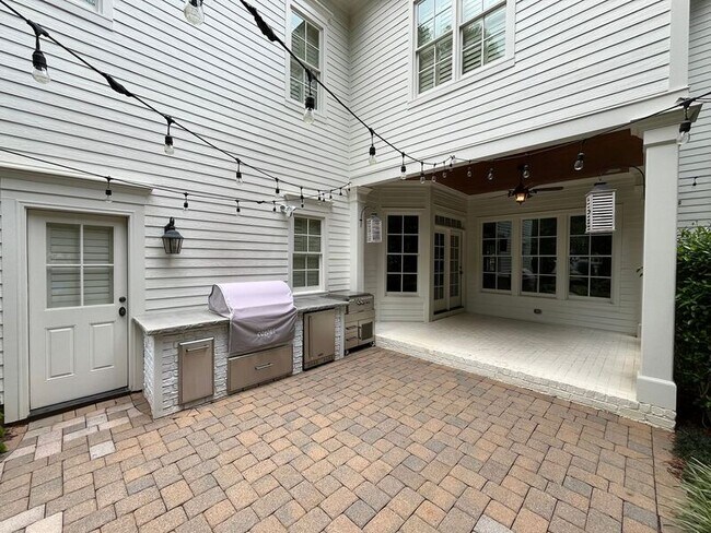 Building Photo - 535 Guilford Cir