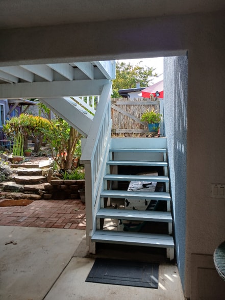 Building Photo - 550 Madera Ave