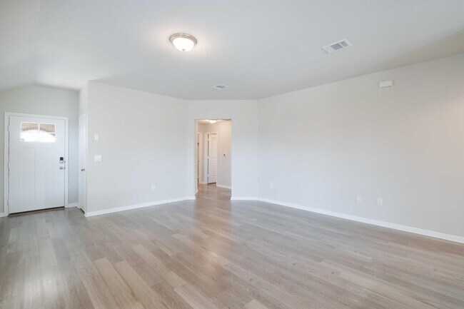 Building Photo - 125 Frederick Dr