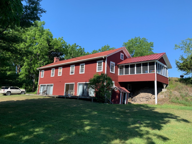 Primary Photo - 36 Willowdale Farm Rd