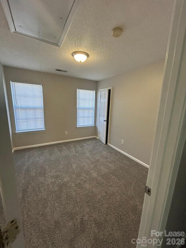 Building Photo - 9510 Isaac Hunter Dr