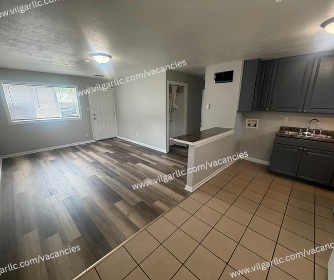 Building Photo - Very spacious  3 Bedroom • 1 Bathroom home.