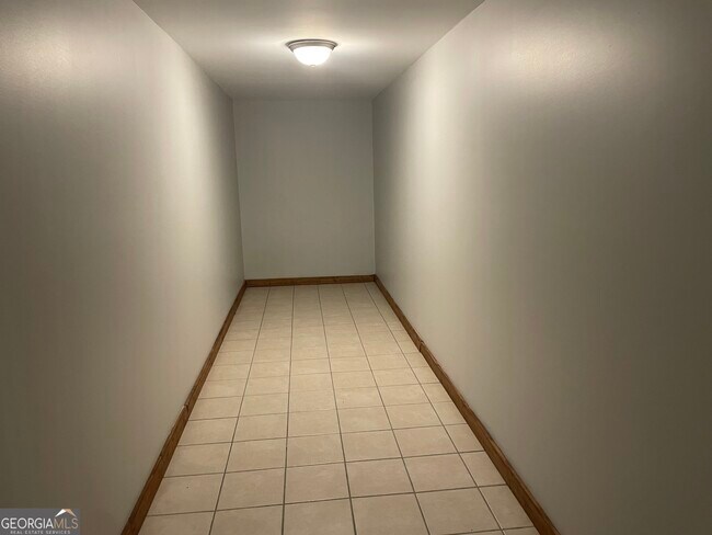Building Photo - 612 Graystone Ct