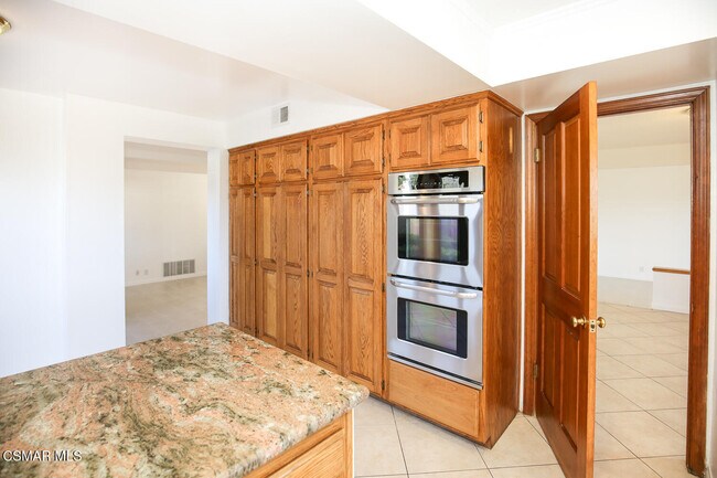 Building Photo - 4554 Rayburn St