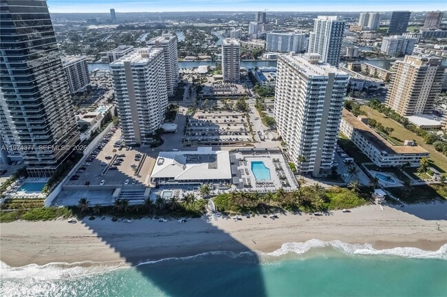 Building Photo - 1985 S Ocean Dr