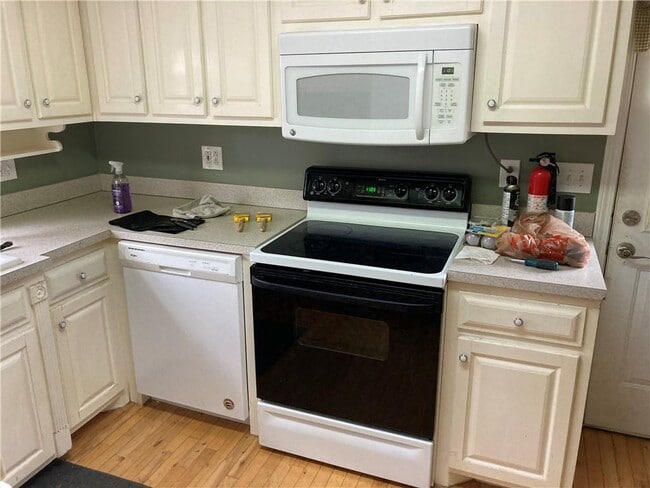 Building Photo - 12 Trevor Trail