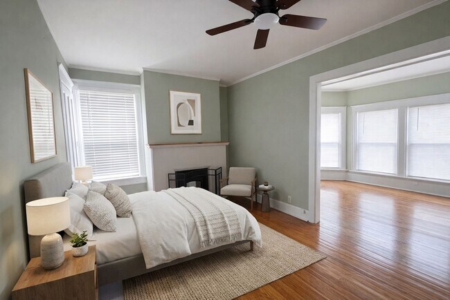 Building Photo - 218 N George St