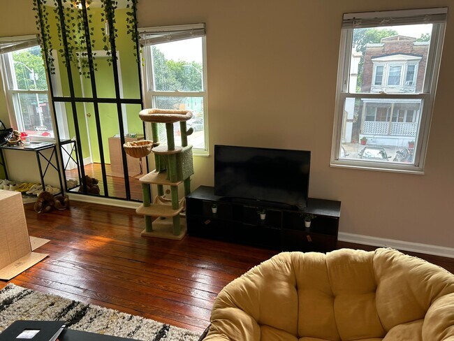 Building Photo - 3001 Huntingdon Ave