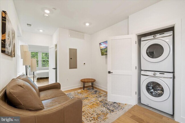 Building Photo - 2869 28th St NW