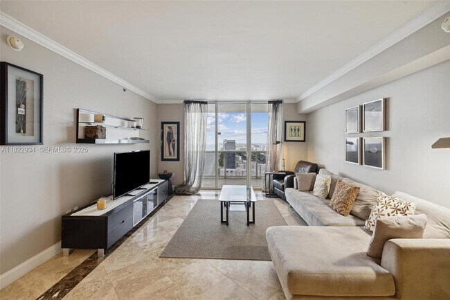 Building Photo - 1830 S Ocean Dr