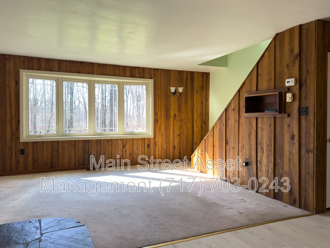 Building Photo - 735 Yellow Hill Rd