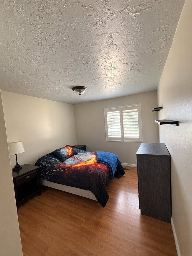 Building Photo - 51 E Monticello Dr