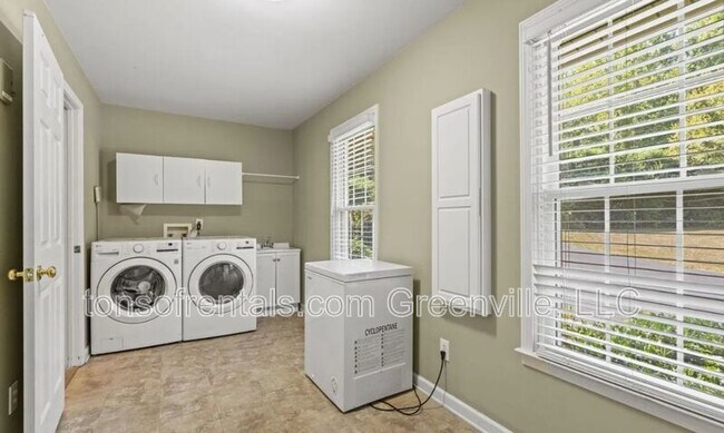 Building Photo - 1016 Old Boiling Springs Rd