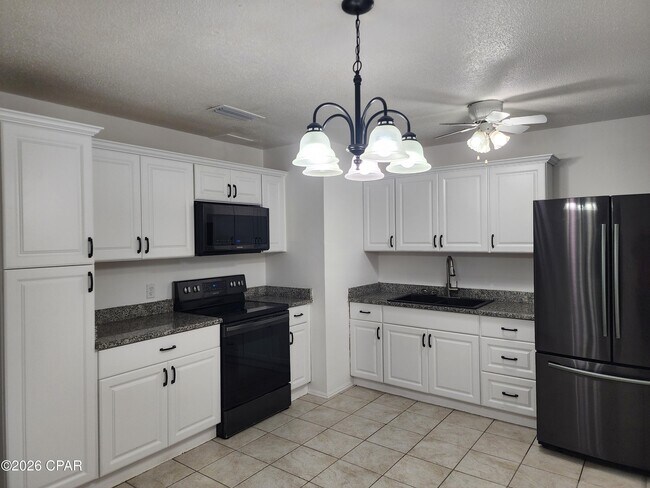 Building Photo - 1804 Arthur Ave