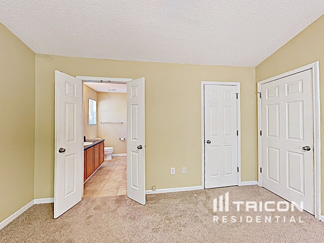 Building Photo - 6868 Merrywood Dr