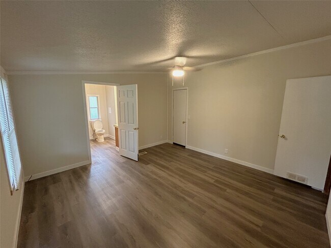 Building Photo - 1511 Indigo Dr