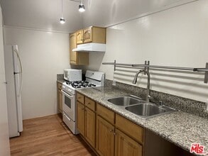 Building Photo - 11021 Missouri Ave