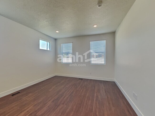 Building Photo - 9500 Aviara St