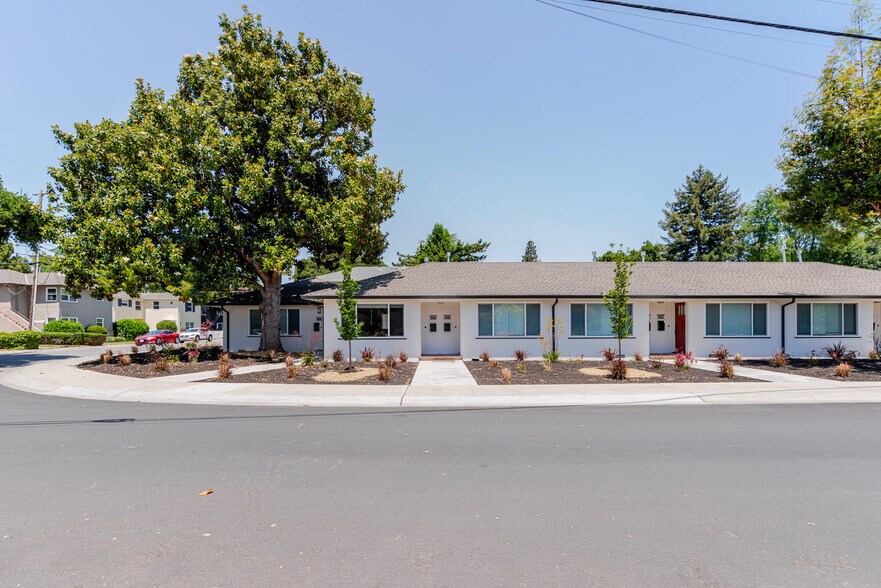 Building Photo - 1058 Noel Dr