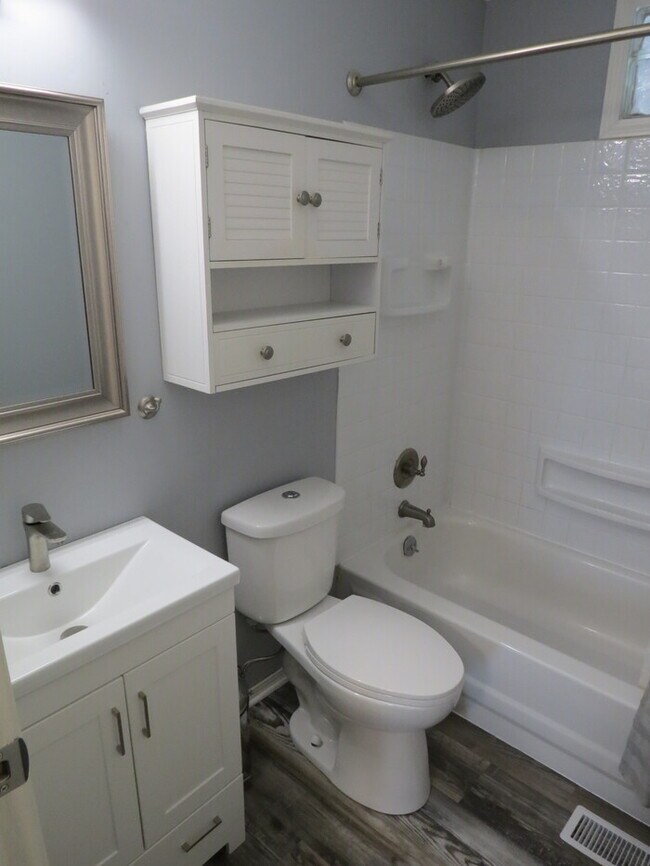 Building Photo - 2664 Shelly Dr
