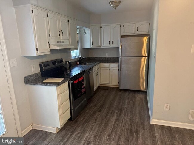 Building Photo - 100 Cypress Dr