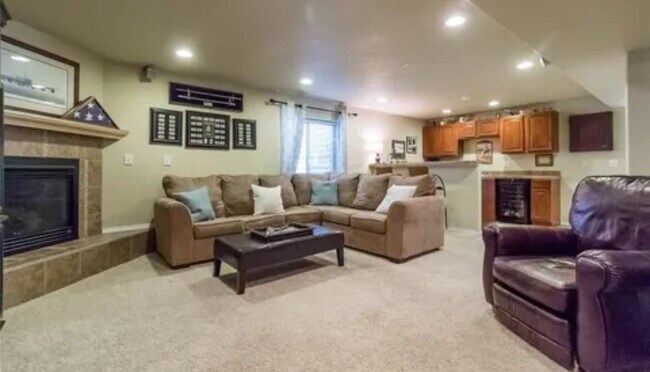 Building Photo - 1333 Lookout Springs Dr