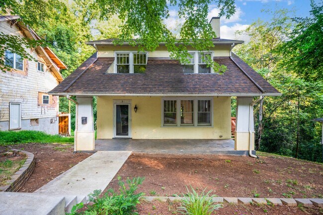 Primary Photo - Beautifully updated House in Rivermont