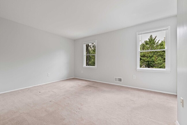 Building Photo - Ready Now! 3 bedroom Townhouse in Annapolis!