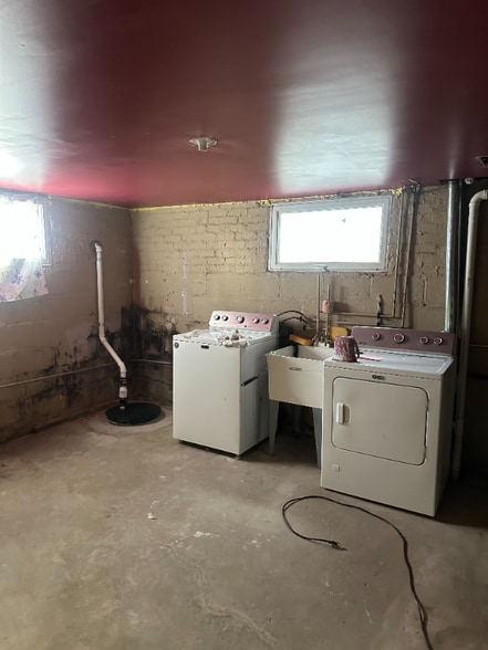 Building Photo - 1509 W Ridgeland Ave