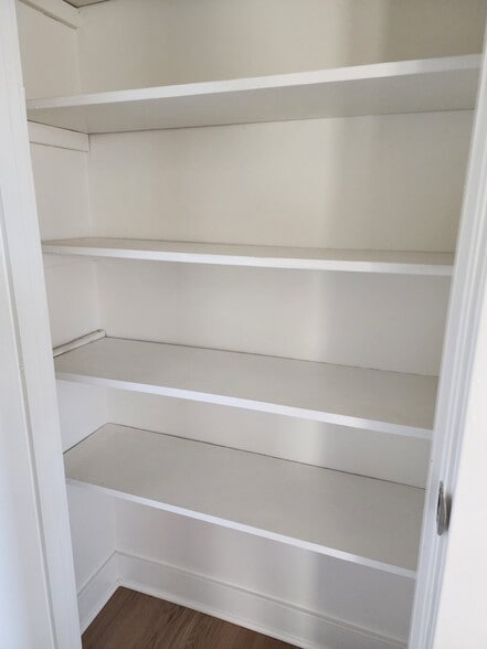 Building Photo - 521 18th Ave