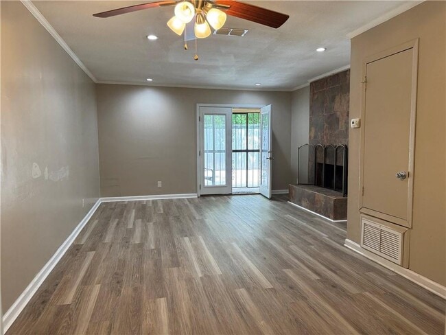 Building Photo - 1005 Navco Rd