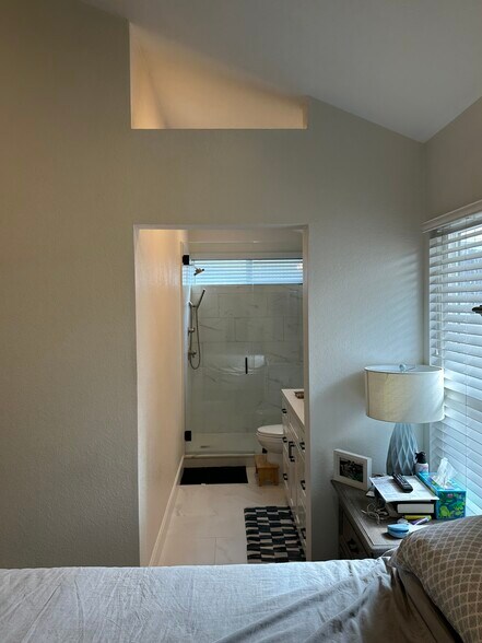 Building Photo - 12411 Silkleaf Ave