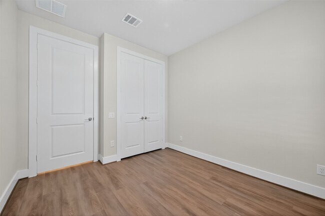 Building Photo - 5350 Lantana River Ln