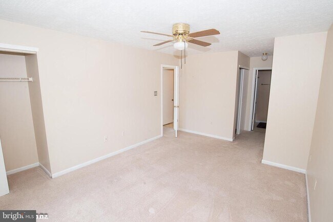 Building Photo - 6128 Hoskins Hollow Cir