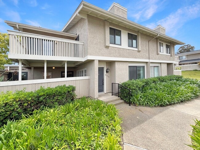 Primary Photo - Beautiful 3BD/2.5BA Condo Located in Unive...