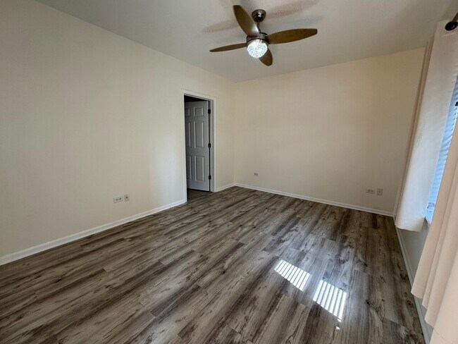 Building Photo - 2155 W Warren Blvd