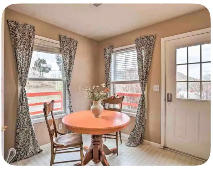 Building Photo - 1120 WY-50