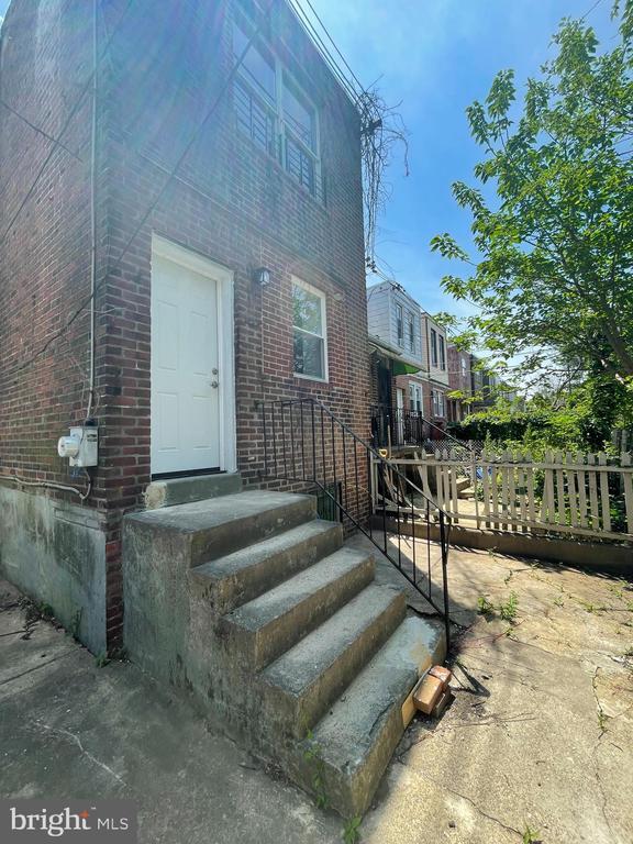 Building Photo - 6117 Wheeler St