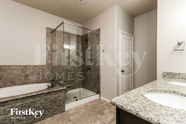 Building Photo - 907 River Crossing Dr