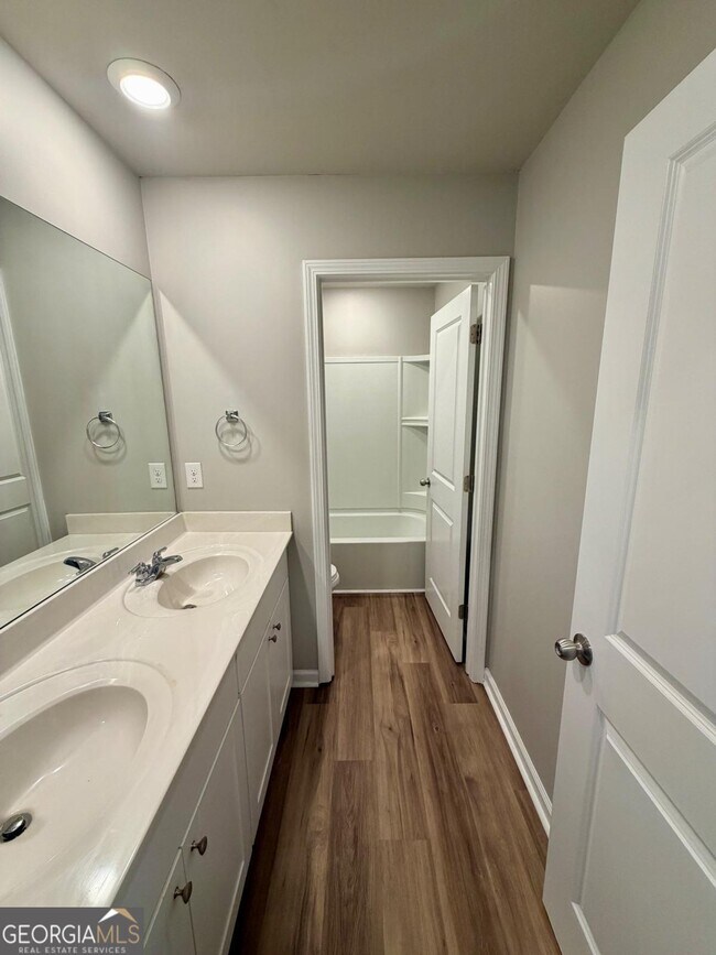 Building Photo - 3128 Baylor Cir