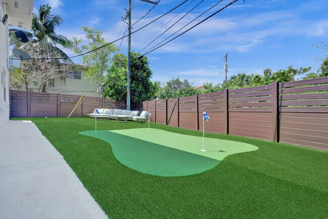 Building Photo - 2023 Miami Rd