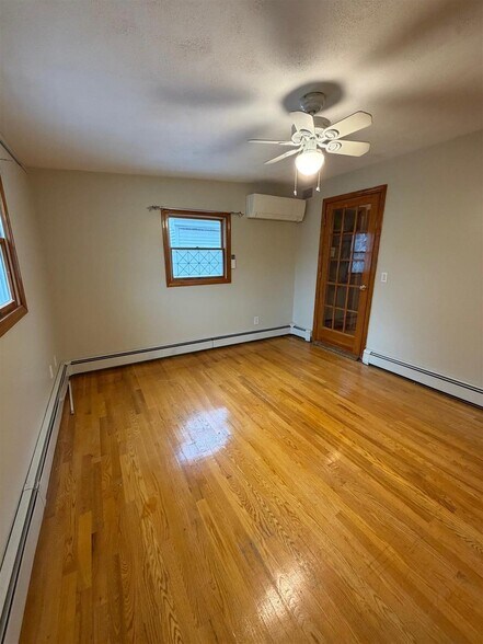 Building Photo - 33 Lafayette St