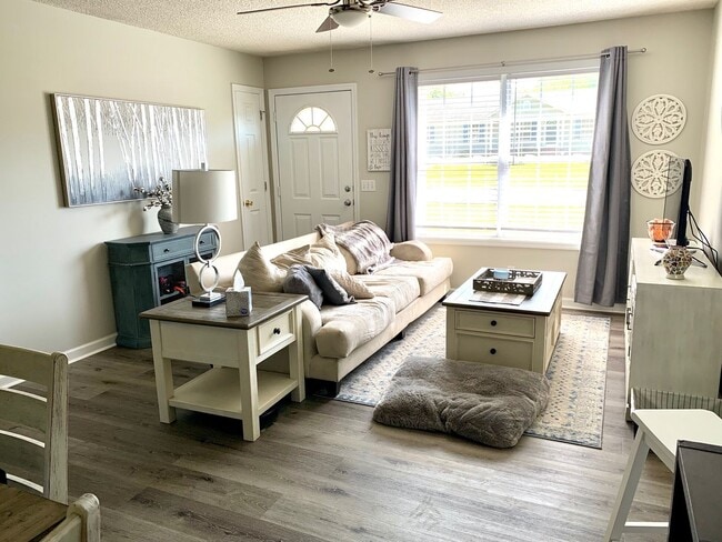 Building Photo - Canova Ct