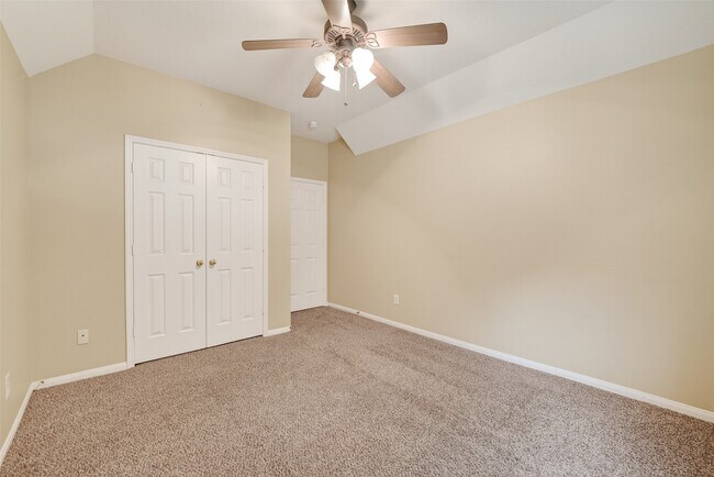 Building Photo - 2203 Lakewind Ln