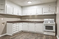 Interior Photo - Midwood Glen
